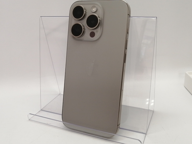 【中古】Apple docomo 【SIMフリー】 iPhone 15 Pro 256GB ナチュラルチタニウム MTUF3J/A【大宮東口】保証期間１ヶ月【ランクB】