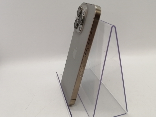 【中古】Apple docomo 【SIMフリー】 iPhone 15 Pro 256GB ナチュラルチタニウム MTUF3J/A【大宮東口】保証期間１ヶ月【ランクB】_4