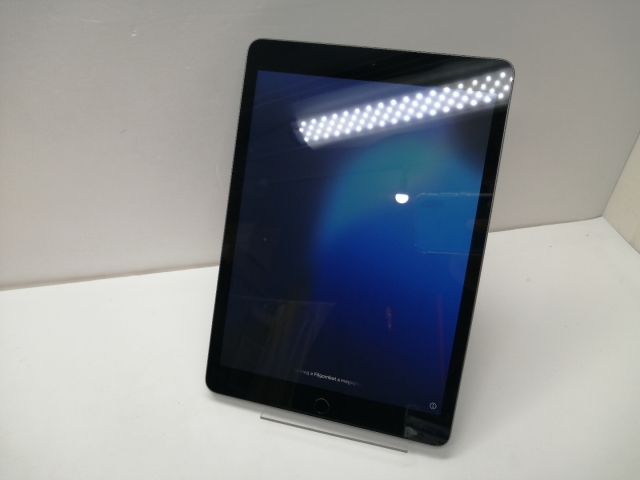 iPad 第9世代　64GB スペースグレイ　海外版 iPad Wi-Fi 64GB - スペースグレイ（第9世代）[整備済製品