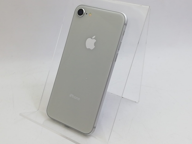 【中古】Apple au 【SIMロック解除済み】 iPhone 8 64GB シルバー MQ792J/A【大宮東口】保証期間１ヶ月【ランクC】