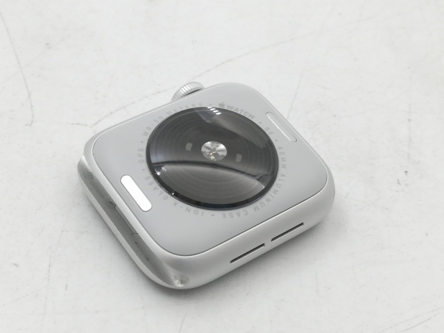 【中古】Apple Apple Watch SE2 40mm GPS シルバーアルミニウムケース (バンド無し)【三宮駅前】保証期間１ヶ月【ランクB】 スマートウォッチ