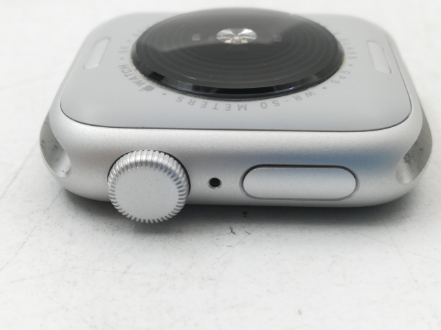 【中古】Apple Apple Watch SE2 40mm GPS シルバーアルミニウムケース (バンド無し)【三宮駅前】保証期間１ヶ月【ランクB】 スマートウォッチ