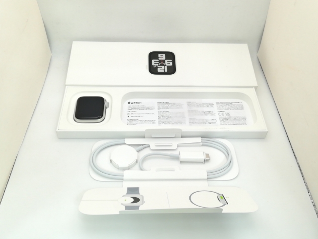 【中古】Apple Apple Watch SE2 40mm GPS シルバーアルミニウムケース (バンド無し)【三宮駅前】保証期間１ヶ月【ランクB】 スマートウォッチ