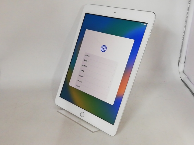 【中古】Apple 【Wi-Fi】 iPad（第5世代/2017） 128GB シルバー MP2J2J/A【大宮東口】保証期間１ヶ月【ランクC】_1