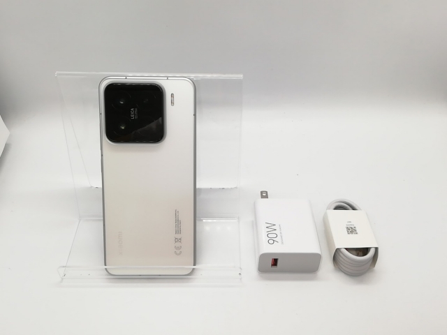 美品　Xiaomi 15　ホワイト 国内版 256GB 中古】Xiaomi 国内版【SIMフリー】 Xiaomi 15 ホワイト 12GB