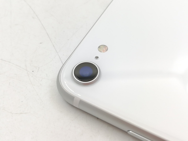【中古】Apple docomo 【SIMロック解除済み】 iPhone SE（第2世代） 64GB ホワイト MHGQ3J/A（後期型番）【大宮東口】保証期間１ヶ月【ランクB】_9
