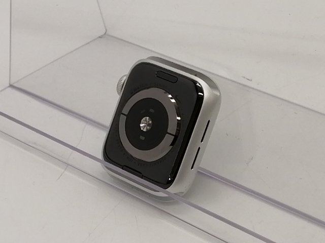 Apple Watch Series 5（GPS + Cellularモデル）- 44mm シルバー 