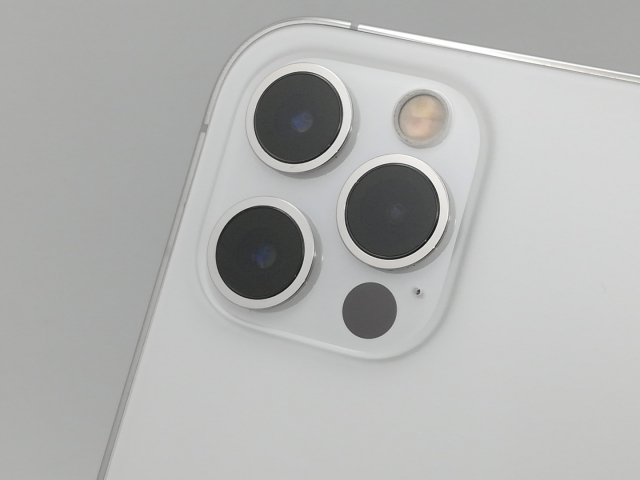 【中古】Apple 海外版 【SIMフリー】 iPhone 12 Pro 256GB シルバー【柏】保証期間１ヶ月【ランクB】_6
