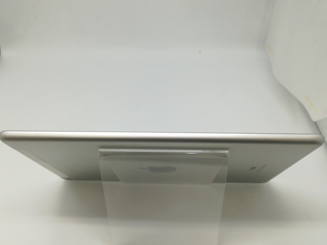 【中古】Apple SoftBank 【SIMロック解除済み】 iPad（第6世代/2018） 32GB シルバー MR6P2J/A【新橋烏森通り】保証期間１ヶ月【ランクB】_5