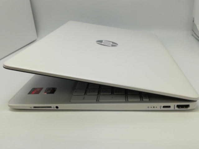 【中古】HP HP 15s-eq1000 15s-eq1132AU ピュアホワイト【R5 4500U 8G 512G(SSD) WiFi 15LCD(1920x1080)】【新橋烏森通り】保証期間１ヶ月【ランクB】