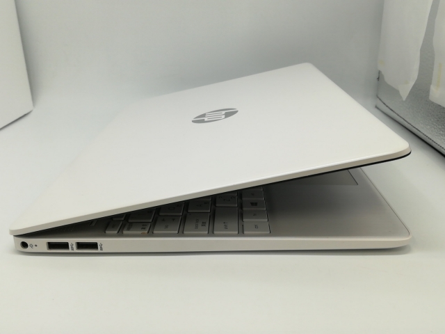 【中古】HP HP 15s-eq1000 15s-eq1132AU ピュアホワイト【R5 4500U 8G 512G(SSD) WiFi 15LCD(1920x1080)】【新橋烏森通り】保証期間１ヶ月【ランクB】