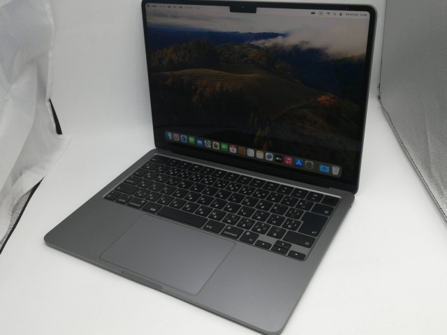 【中古】Apple MacBook Air 13インチ M2(CPU:8C/GPU:8C) 8GB/256GB スペースグレイ MLXW3J/A (M2・2022)【新橋烏森通り】保証期間１ヶ月