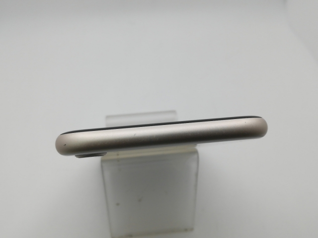 【中古】Apple au 【SIMフリー】 iPhone SE（第3世代） 64GB スターライト MMYD3J/A【新橋烏森通り】保証期間１ヶ月【ランクC】_2