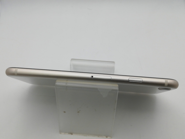 【中古】Apple au 【SIMフリー】 iPhone SE（第3世代） 64GB スターライト MMYD3J/A【新橋烏森通り】保証期間１ヶ月【ランクC】_3