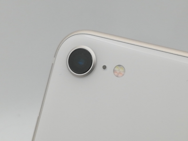 【中古】Apple au 【SIMフリー】 iPhone SE（第3世代） 64GB スターライト MMYD3J/A【新橋烏森通り】保証期間１ヶ月【ランクC】_6