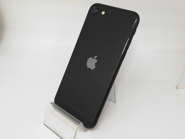 【中古】Apple au 【SIMロック解除済み】 iPhone SE（第2世代） 64GB ブラック MHGP3J/A（後期型番）【アリオ倉敷】保証期間１ヶ月【ランクC】