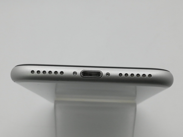 【中古】Apple au 【SIMロック解除済み】 iPhone SE（第2世代） 64GB ホワイト MHGQ3J/A（後期型番）【新橋烏森通り】保証期間１ヶ月【ランクC】_4