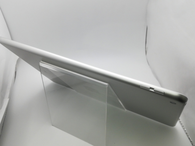 Apple iPad シルバー 薄型 第9世代64GB Apple iPad 第9世代 シルバー