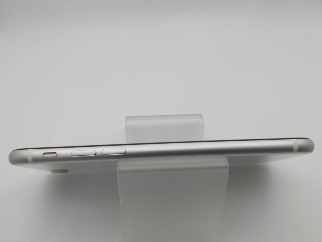 【中古】Apple au 【SIMロック解除済み】 iPhone SE（第2世代） 64GB ホワイト MHGQ3J/A（後期型番）【新橋烏森通り】保証期間１ヶ月【ランクC】_5