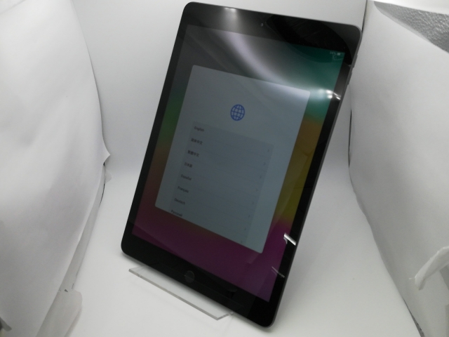 中古品〕 iPad 第8世代 32GB スペースグレイ MYL92J／A Wi-Fi【348