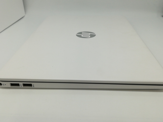 【中古】HP HP 15s-eq1000 15s-eq1132AU ピュアホワイト【R5 4500U 8G 512G(SSD) WiFi 15LCD(1920x1080)】【新橋烏森通り】保証期間１ヶ月【ランクB】