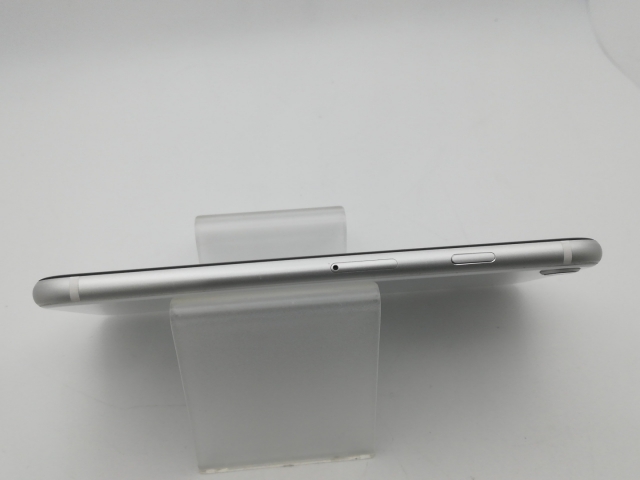【中古】Apple au 【SIMロック解除済み】 iPhone SE（第2世代） 64GB ホワイト MHGQ3J/A（後期型番）【新橋烏森通り】保証期間１ヶ月【ランクC】_3