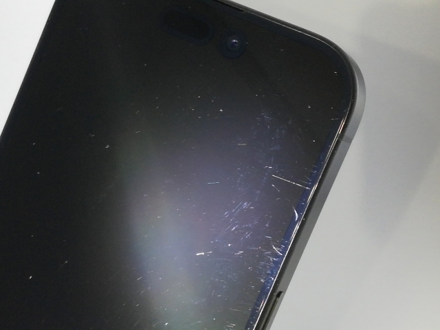 【中古】Apple docomo 【SIMフリー】 iPhone 15 Pro 128GB ブラックチタニウム MTU73J/A【新橋烏森通り】保証期間１ヶ月【ランクC】_7
