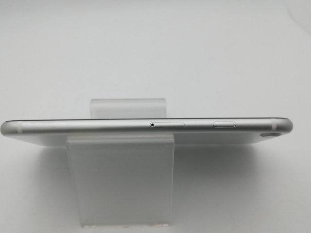 【中古】Apple au 【SIMロック解除済み】 iPhone SE（第2世代） 64GB ホワイト MHGQ3J/A（後期型番）【新橋烏森通り】保証期間１ヶ月【ランクC】_3