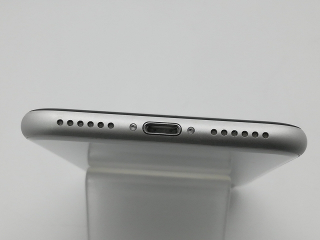 【中古】Apple au 【SIMロック解除済み】 iPhone SE（第2世代） 64GB ホワイト MHGQ3J/A（後期型番）【新橋烏森通り】保証期間１ヶ月【ランクC】_4