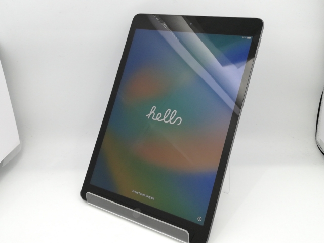 中古品〕 iPad 第8世代 128GB スペースグレイ MYLD2J／A Wi-Fi【196】 中古