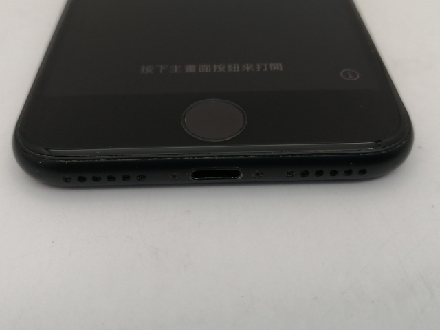 【中古】Apple docomo 【SIM鍵を掛ける取り消す済み】 iPhone SE（第2時人） 256GB 黒いこと MHGW3J/A（後期型番）【なんば】言いはなつ継続期間１ヶ月【位置づけるC】