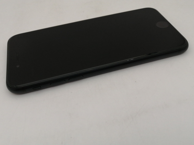 【中古】Apple docomo 【SIM鍵を掛ける取り消す済み】 iPhone SE（第2時人） 256GB 黒いこと MHGW3J/A（後期型番）【なんば】言いはなつ継続期間１ヶ月【位置づけるC】