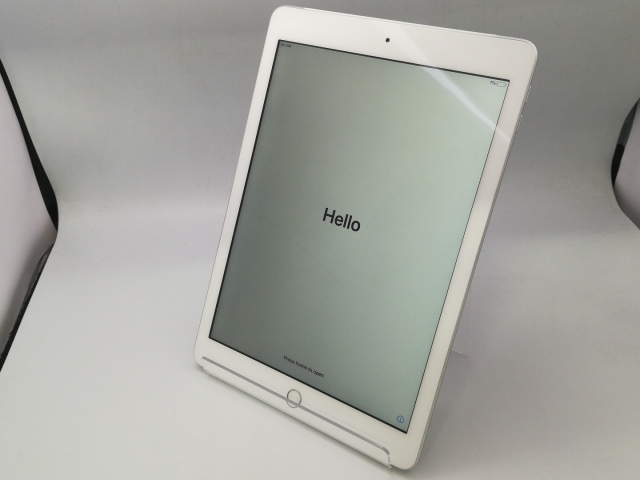【中古】Apple docomo 【SIMロック解除済み】 iPad（第5世代/2017） 32GB シルバー MP1L2J/A【大阪堂島】保証期間１ヶ月【ランクA】_1