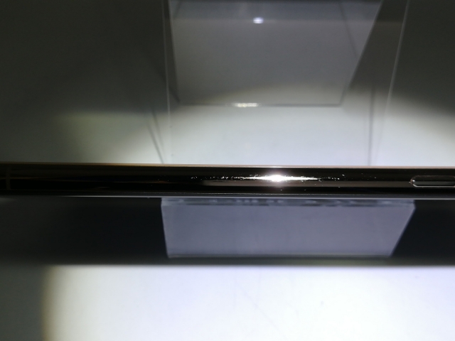【中古】Apple 国内版 【SIMフリー】 iPhone XS Max 256GB ゴールド MT6W2J/A【神戸】保証期間１ヶ月【ランクC】_5