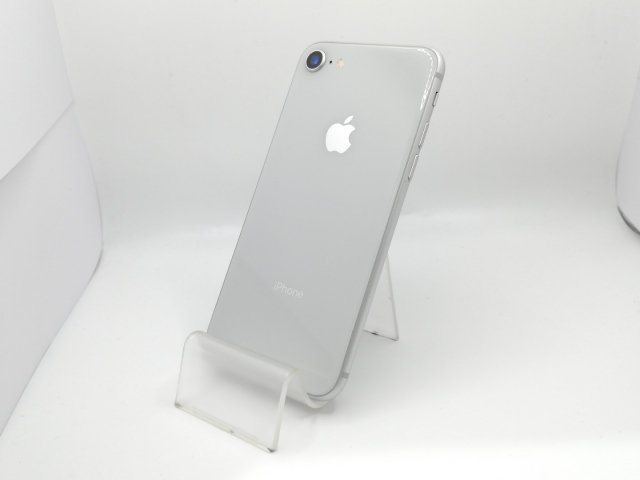 【中古】Apple docomo 【SIMロック解除済み】 iPhone 8 64GB シルバー MQ792J/A【大阪堂島】保証期間１ヶ月【ランクC】