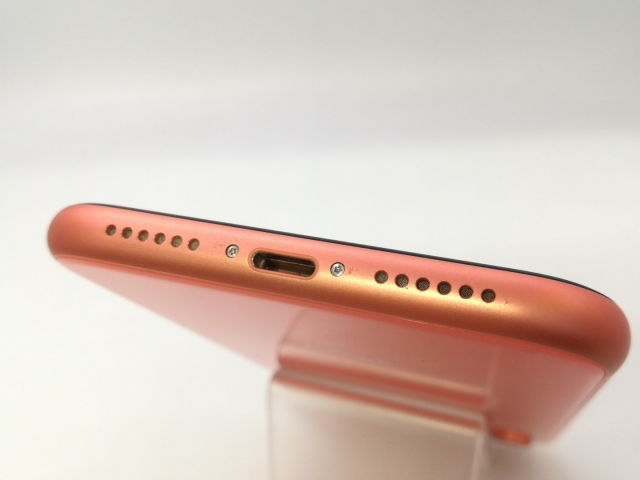 【中古】Apple 国内版 【SIM無償性】 iPhone XR 128GB コーラル MT0T2J/A【大阪堂島】言いはなつ継続期間１ヶ月【位置づけるB】