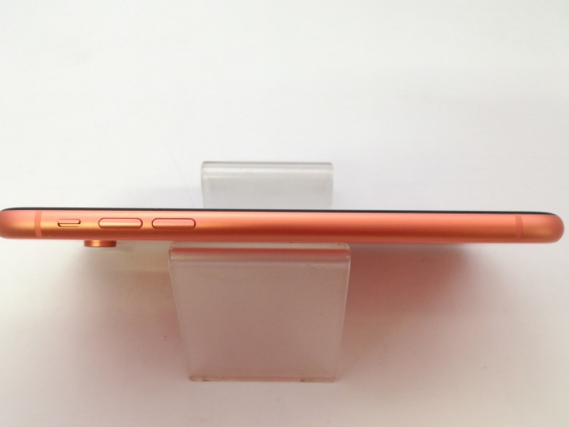【中古】Apple 国内版 【SIM無償性】 iPhone XR 128GB コーラル MT0T2J/A【大阪堂島】言いはなつ継続期間１ヶ月【位置づけるB】