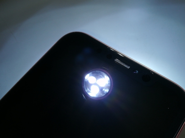 【中古】Apple 国内版 【SIM無償性】 iPhone XR 128GB コーラル MT0T2J/A【大阪堂島】言いはなつ継続期間１ヶ月【位置づけるB】