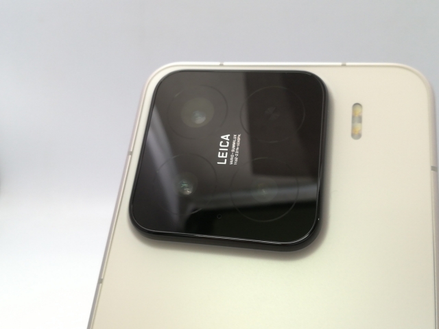 【中古】Xiaomi 国内版【SIMフリー】 Xiaomi 15 ホワイト 12GB 256GB【大阪堂島】保証期間１ヶ月【ランクA】