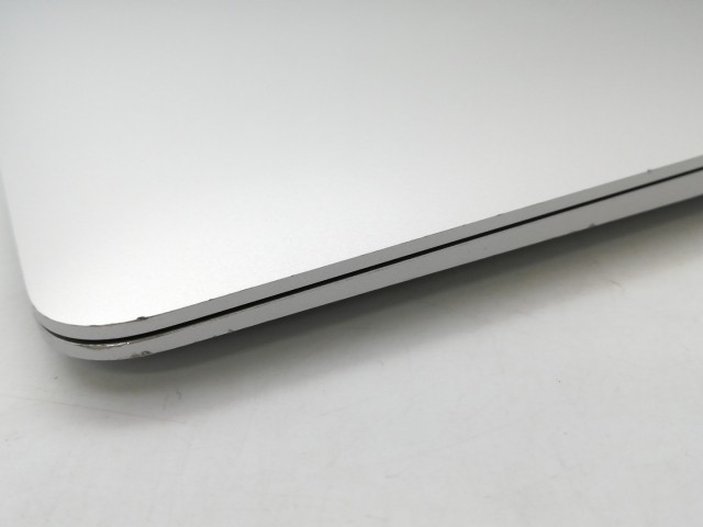 【中古】Apple MacBook Air 13インチ CTO (M1・2020) シルバー Apple M1(CPU:8C/GPU:8C)/16G/1T【大阪堂島】保証期間１ヶ月【ランクB】