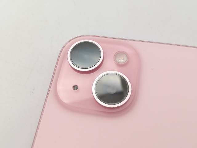 【中古】Apple au 【SIMフリー】 iPhone 15 256GB ピンク MTMP3J/A【大阪堂島】保証期間１ヶ月【ランクC】