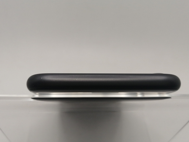 【中古】Apple docomo 【SIMロック解除済み】 iPhone 8 64GB スペースグレイ MQ782J/A【川崎駅前】保証期間１ヶ月【ランクC】_2