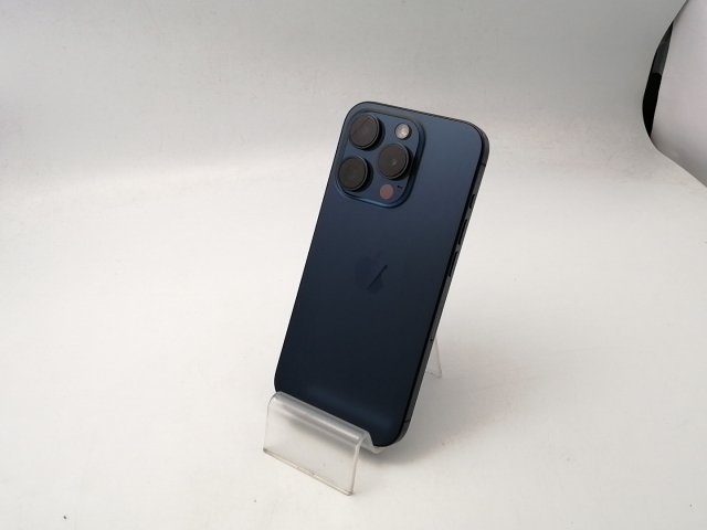 【中古】Apple docomo 【SIMフリー】 iPhone 15 Pro 256GB ブルーチタニウム MTUG3J/A【大阪堂島】保証期間１ヶ月【ランクC】