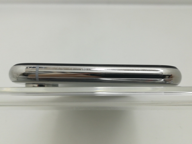 【中古】Apple docomo 【SIMロックあり】 iPhone XS 64GB シルバー MTAX2J/A【大須】保証期間１ヶ月【ランクC】 携帯電話本体