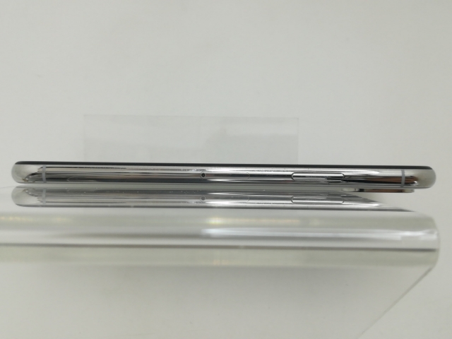 【中古】Apple docomo 【SIMロックあり】 iPhone XS 64GB シルバー MTAX2J/A【大須】保証期間１ヶ月【ランクC】 携帯電話本体