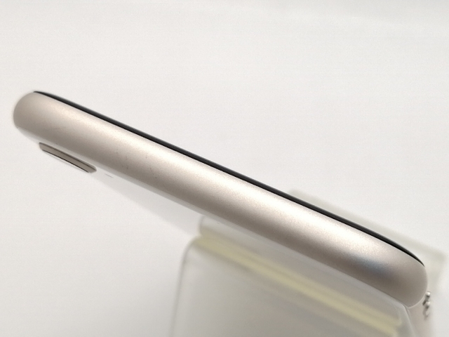 【中古】Apple au 【SIMフリー】 iPhone SE（第3世代） 64GB スターライト MMYD3J/A【大須2】保証期間１ヶ月【ランクA】_2
