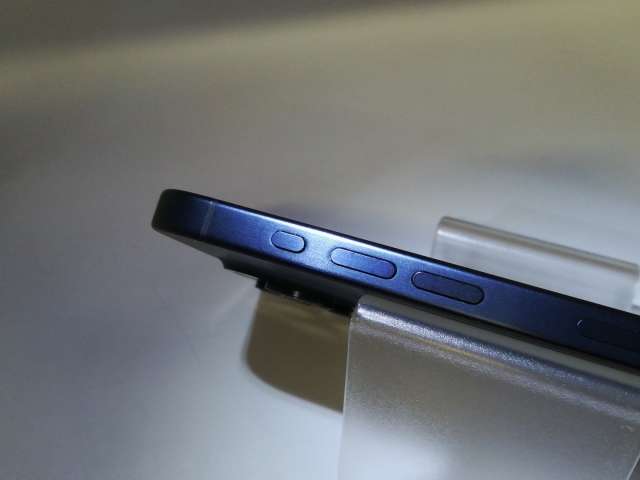【中古】Apple 国内版 【SIMフリー】 iPhone 15 Pro 128GB ブルーチタニウム MTUA3J/A【大阪堂島】保証期間１ヶ月【ランクB】_5
