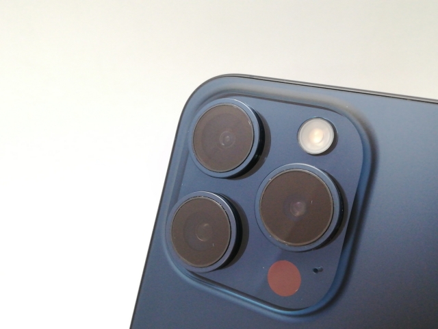 【中古】Apple 国内版 【SIMフリー】 iPhone 15 Pro 128GB ブルーチタニウム MTUA3J/A【大阪堂島】保証期間１ヶ月【ランクB】_6