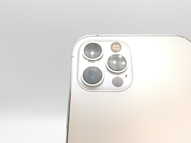 【中古】Apple iPhone 12 Pro 256GB シルバー （国内版SIMロックフリー） MGMA3J/A【立川フロム中武】保証期間１ヶ月【ランクB】