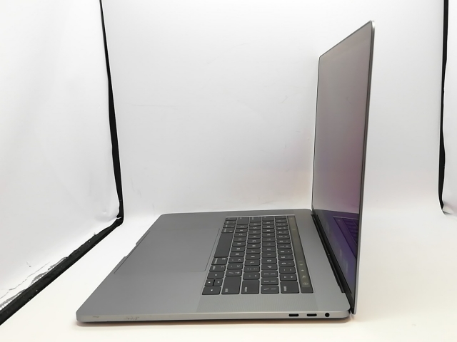中古】Apple MacBook Pro 15インチ CTO (Late 2016) シルバー Core i7
